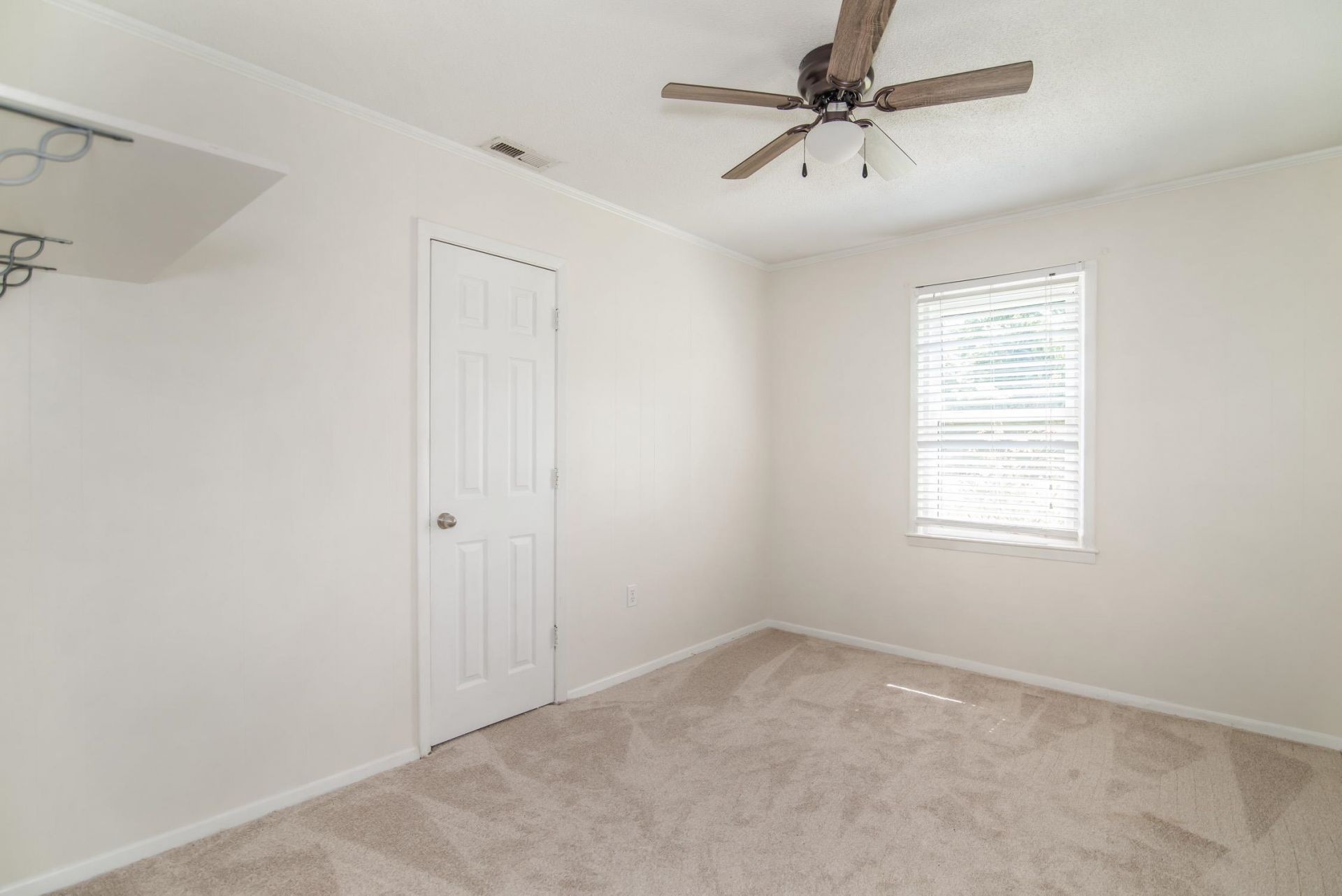 213 Gibson St. Photo 20