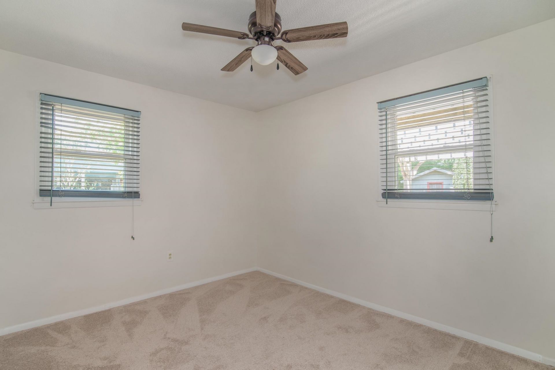 213 Gibson St. Photo 24