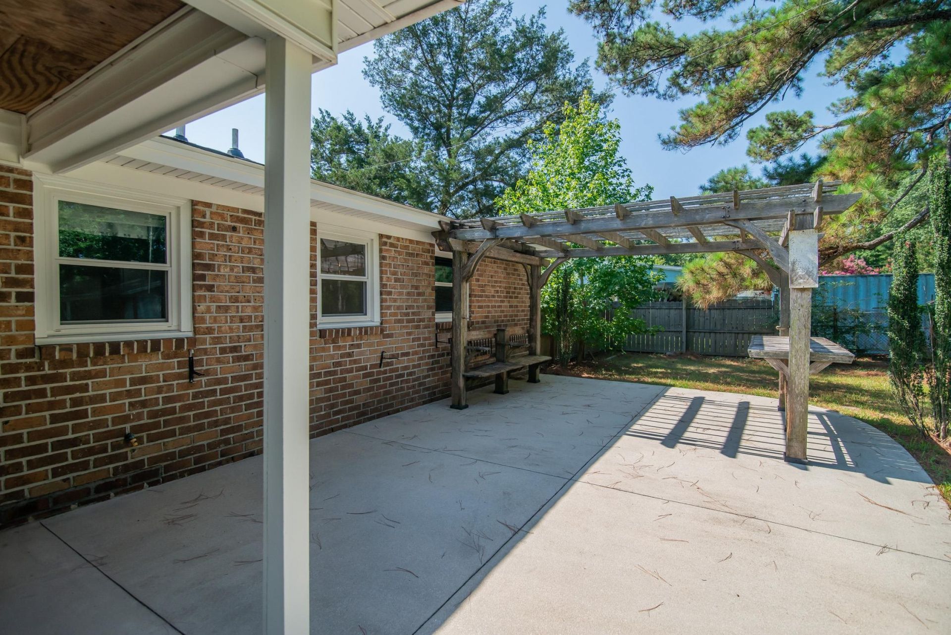 213 Gibson St. Photo 27