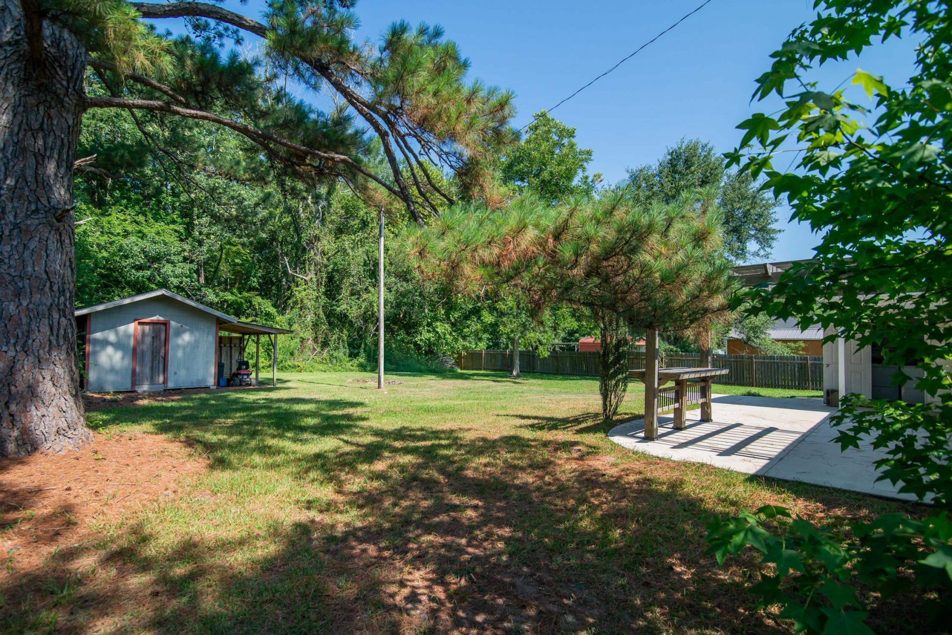 213 Gibson St. Photo 29