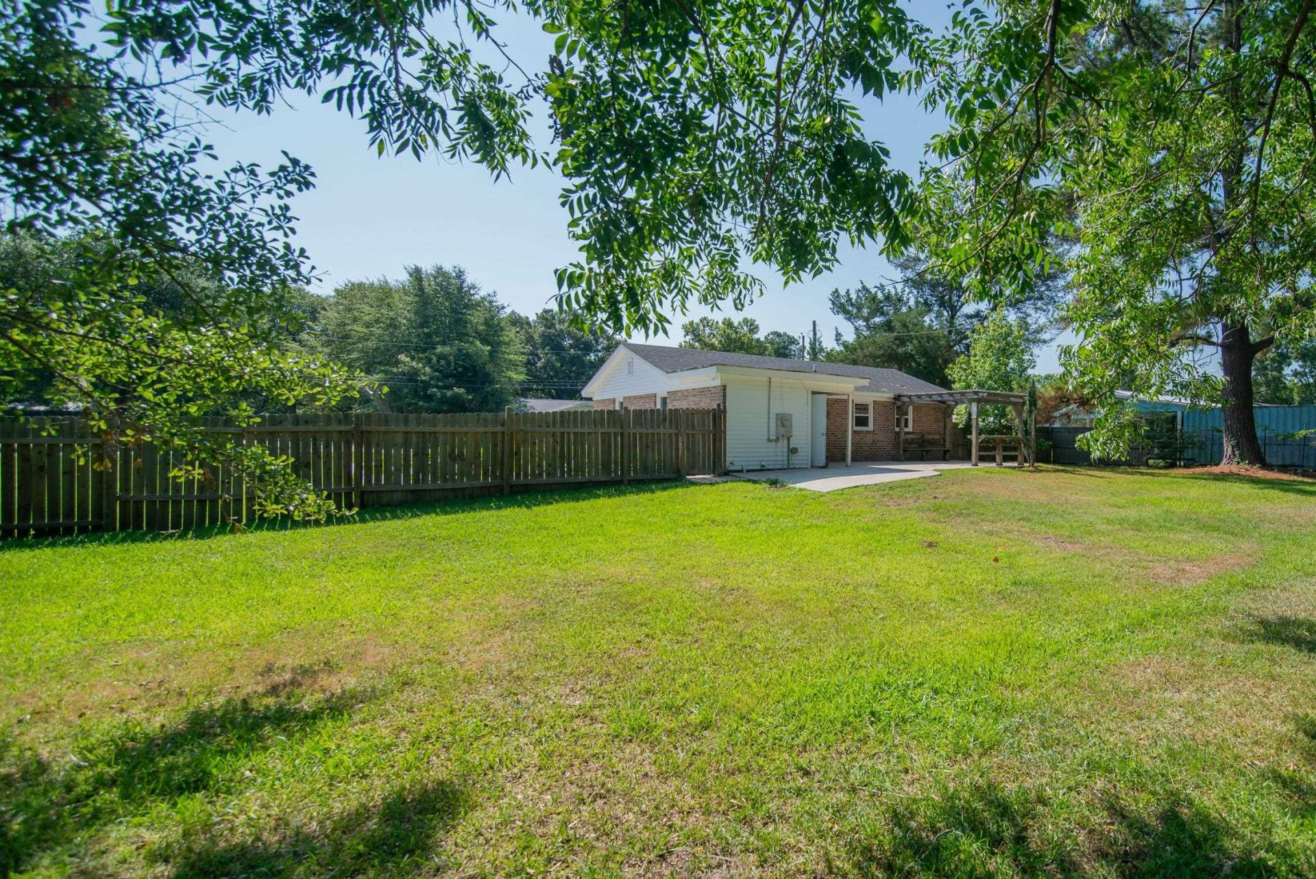 213 Gibson St. Photo 32