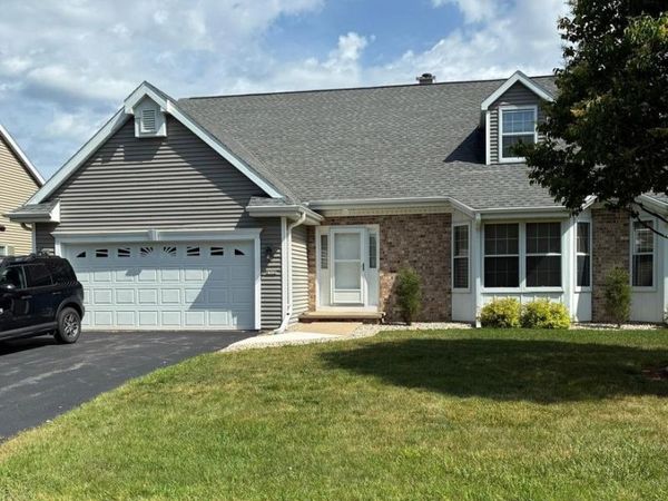 2513 VILLAGE LANE, Oshkosh, WI 54904
