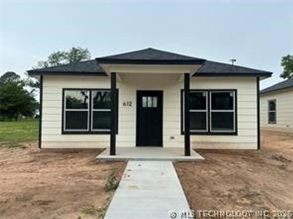 612 S 3rd Street , Morris, OK 74445