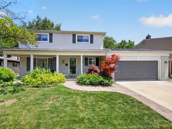 7568 Sussex Drive, Canton, MI 48187