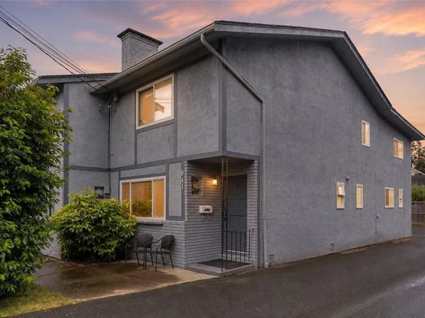941 Inskip St , Esquimalt, BC V9A 4J6