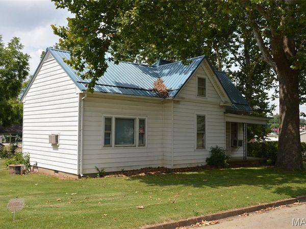 602 Moore Street , Farmington, MO 63640