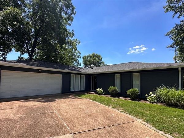 1012 Stuyvesant Lane, Ballwin, MO 63011