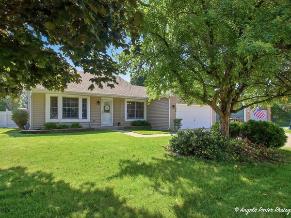 198 S Driftwood Trail , McHenry, IL 60050