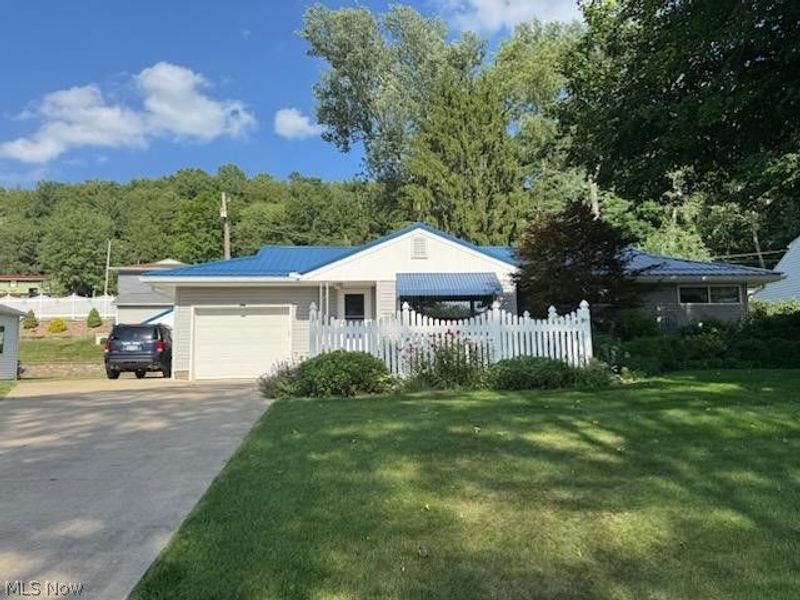 902 Highland Boulevard, Coshocton, OH 43812 Photo 1