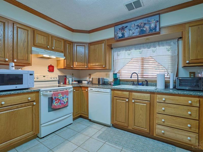 122 Kenec Drive, Middletown, OH 45042 Photo 11