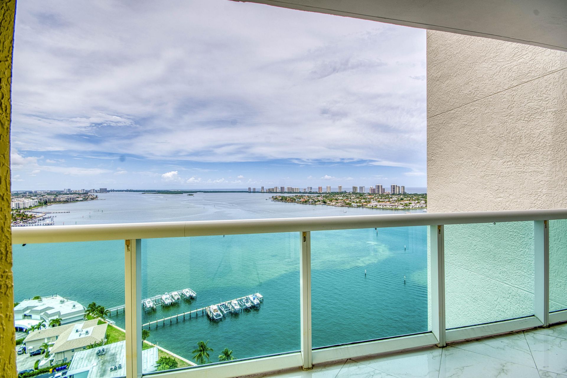 2650 Lake Shore Drive, Unit 2303, Riviera Beach, FL 33404 Photo