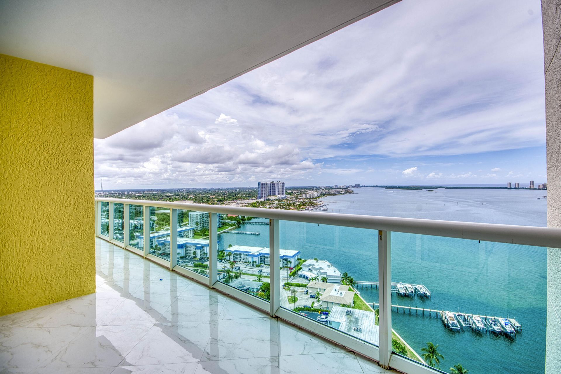 2650 Lake Shore Drive, Unit 2303, Riviera Beach, FL 33404 Photo