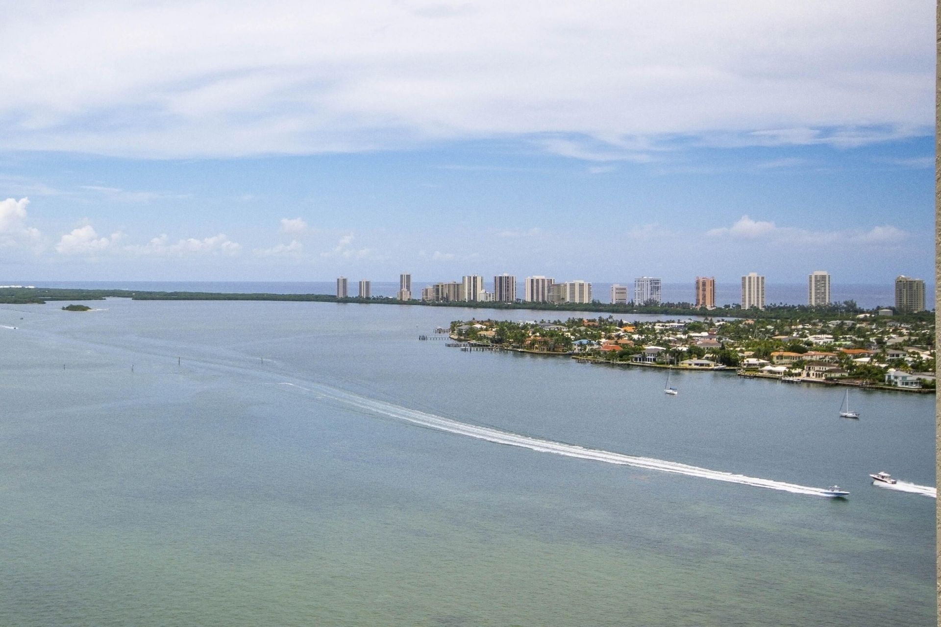 2650 Lake Shore Drive, Unit 2303, Riviera Beach, FL 33404 Photo