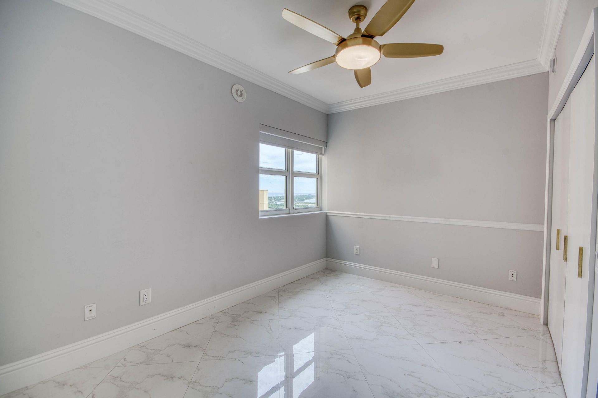2650 Lake Shore Drive, Unit 2303, Riviera Beach, FL 33404 Photo