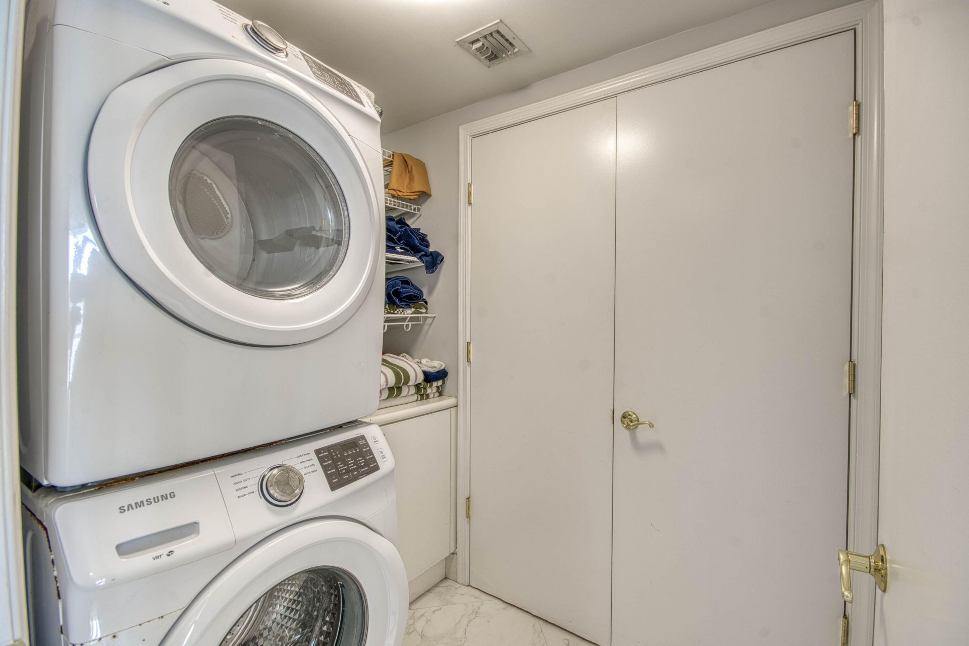 2650 Lake Shore Drive, Unit 2303, Riviera Beach, FL 33404 Photo