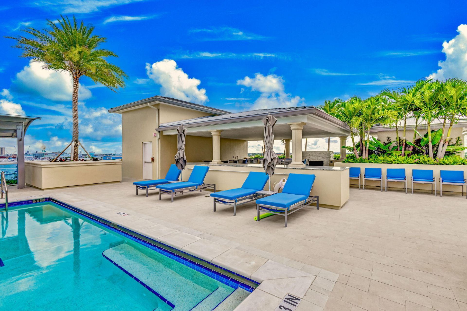 2650 Lake Shore Drive, Unit 2303, Riviera Beach, FL 33404 Photo