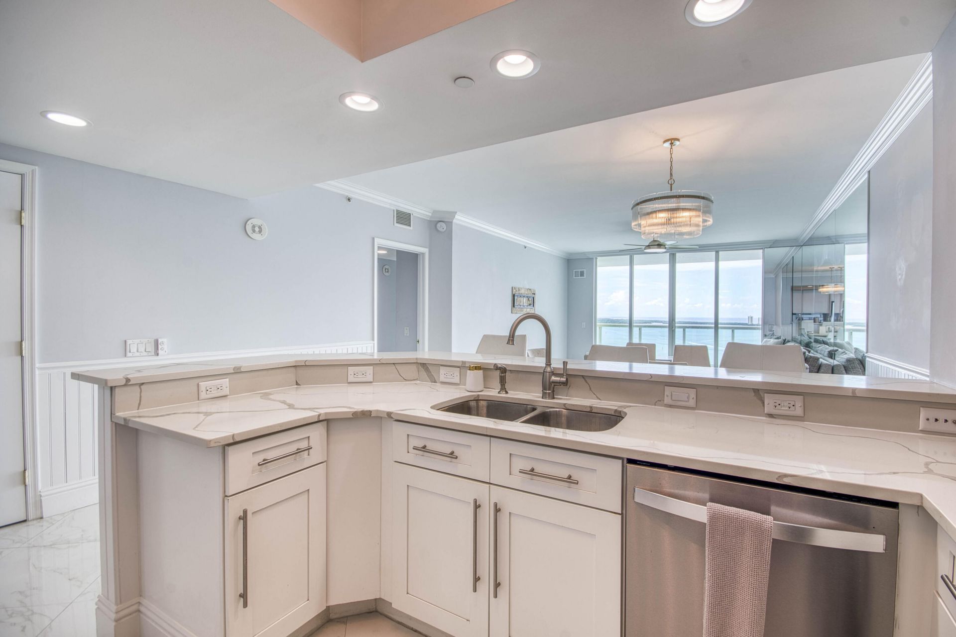 2650 Lake Shore Drive, Unit 2303, Riviera Beach, FL 33404 Photo