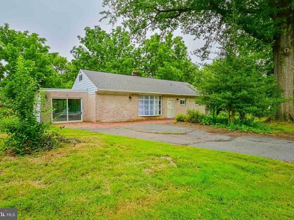 2 GABLE PARK ROAD, LANCASTER, PA 17603
