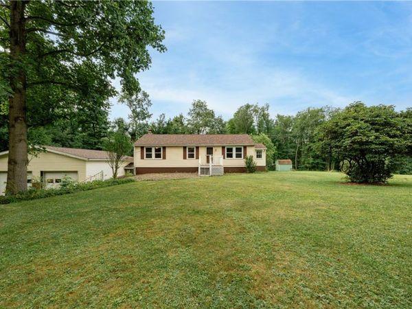 206 Lytle School Rd, Sandy Lake, PA 16145