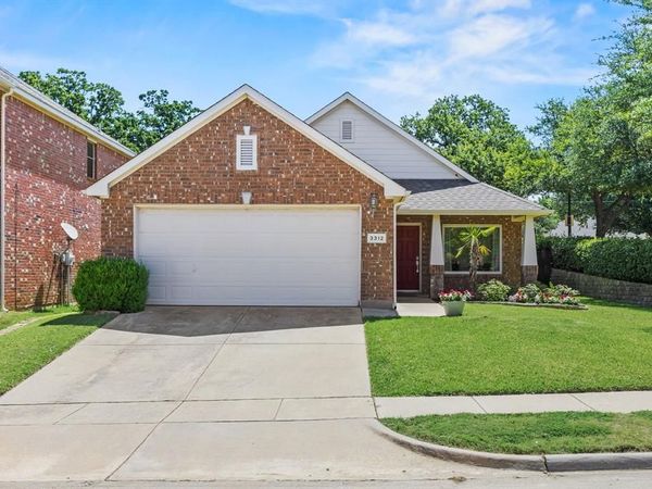 3312 Versante Drive, Bedford, TX 76021