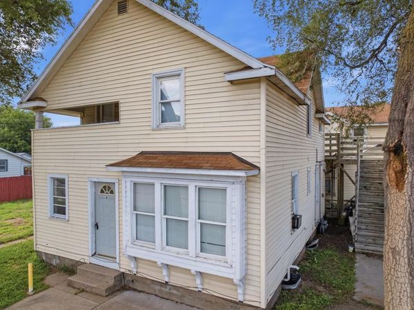 321 E Washington STREET, Prairie Du Chien, WI 53821