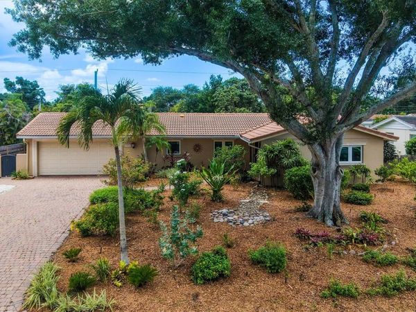 3504 BROOKLINE DRIVE, SARASOTA, FL 34239