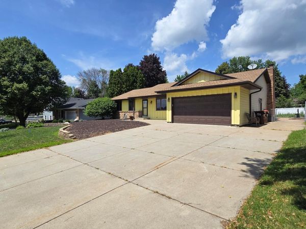8362 81st Street Lane S, Cottage Grove, MN 55016