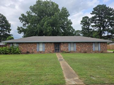2606 Pemberton Ave., Tupelo, MS 38801