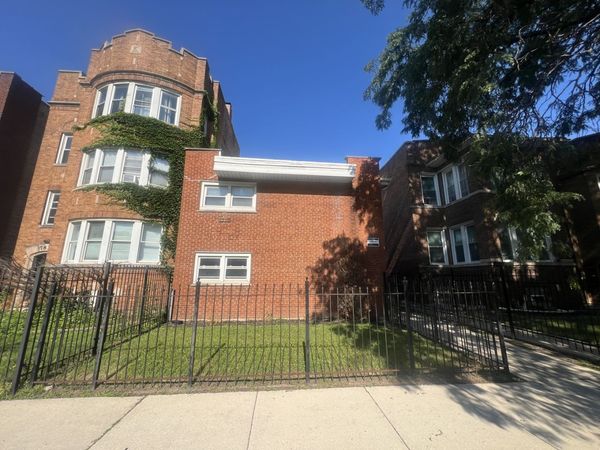 7832 S Cregier Avenue , Unit 2E, Chicago, IL 60649