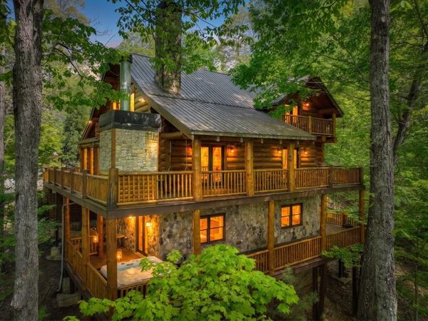 536 Lakeview Road, Blue Ridge, GA 30513