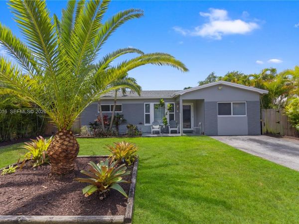 28 SE 7th St , Dania Beach, FL 33004