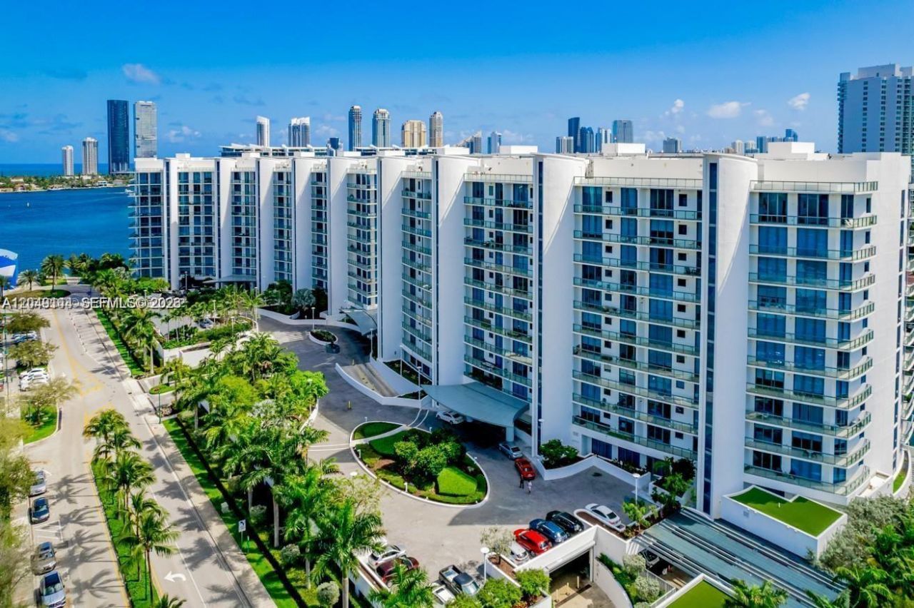 3250 NE 188th St, Unit 608, Aventura, FL 33180 Photo