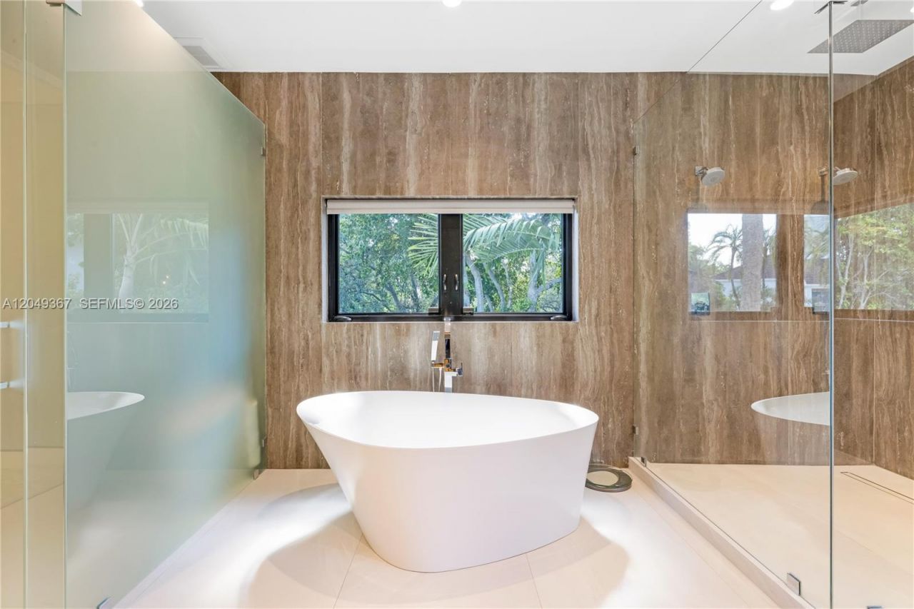 7180 E Lago Dr, Coral Gables, FL 33143 Photo