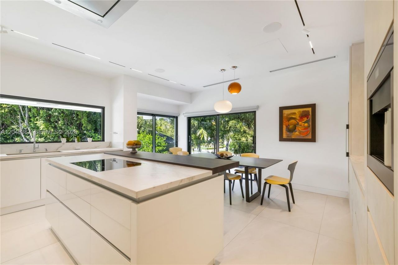 7180 E Lago Dr, Coral Gables, FL 33143 Photo