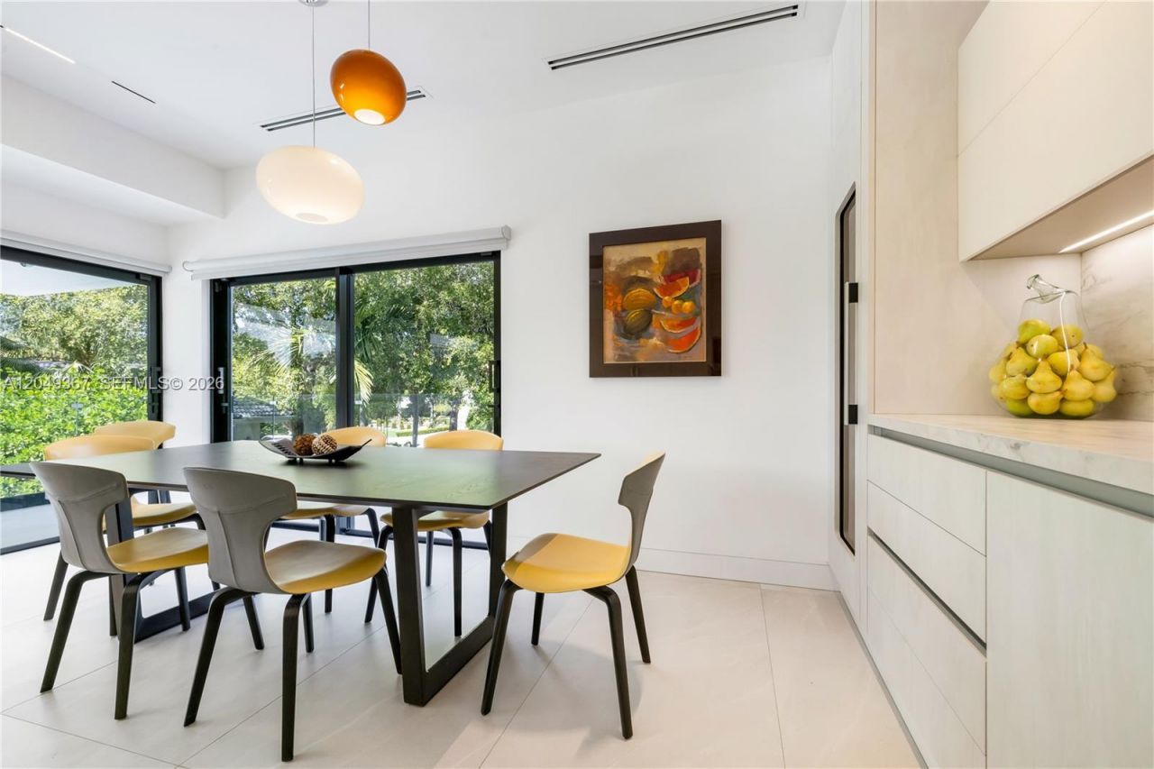 7180 E Lago Dr, Coral Gables, FL 33143 Photo