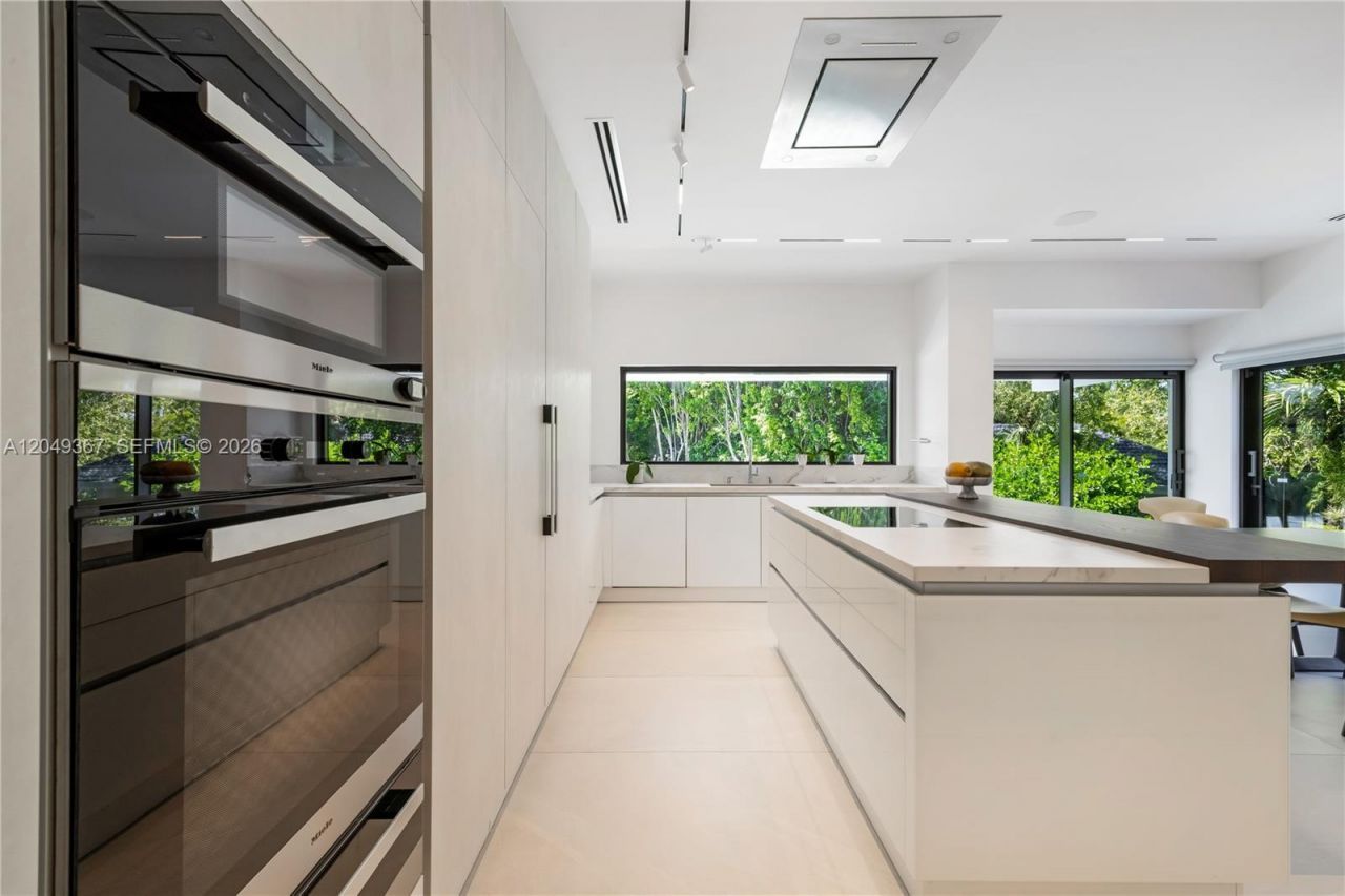 7180 E Lago Dr, Coral Gables, FL 33143 Photo