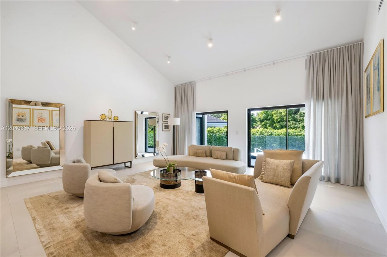 7180 E Lago Dr, Coral Gables, FL 33143 Photo