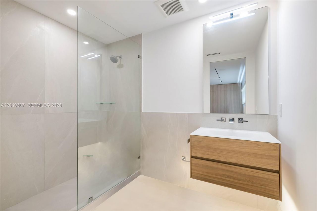 7180 E Lago Dr, Coral Gables, FL 33143 Photo