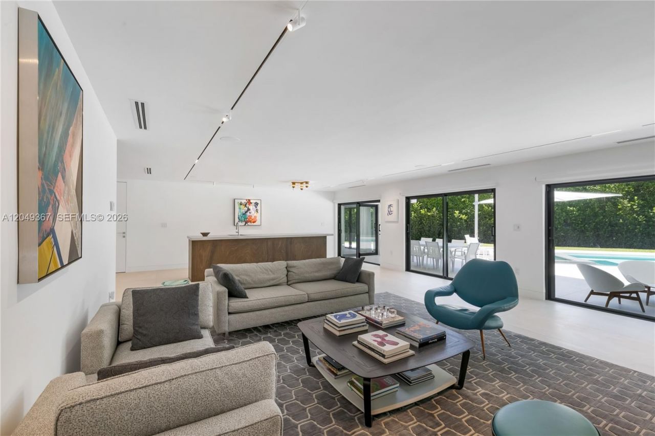 7180 E Lago Dr, Coral Gables, FL 33143 Photo
