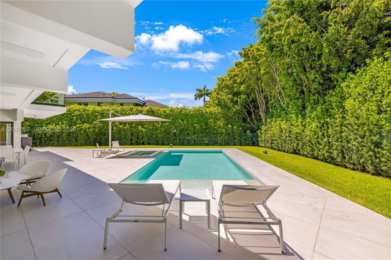 7180 E Lago Dr, Coral Gables, FL 33143 Photo