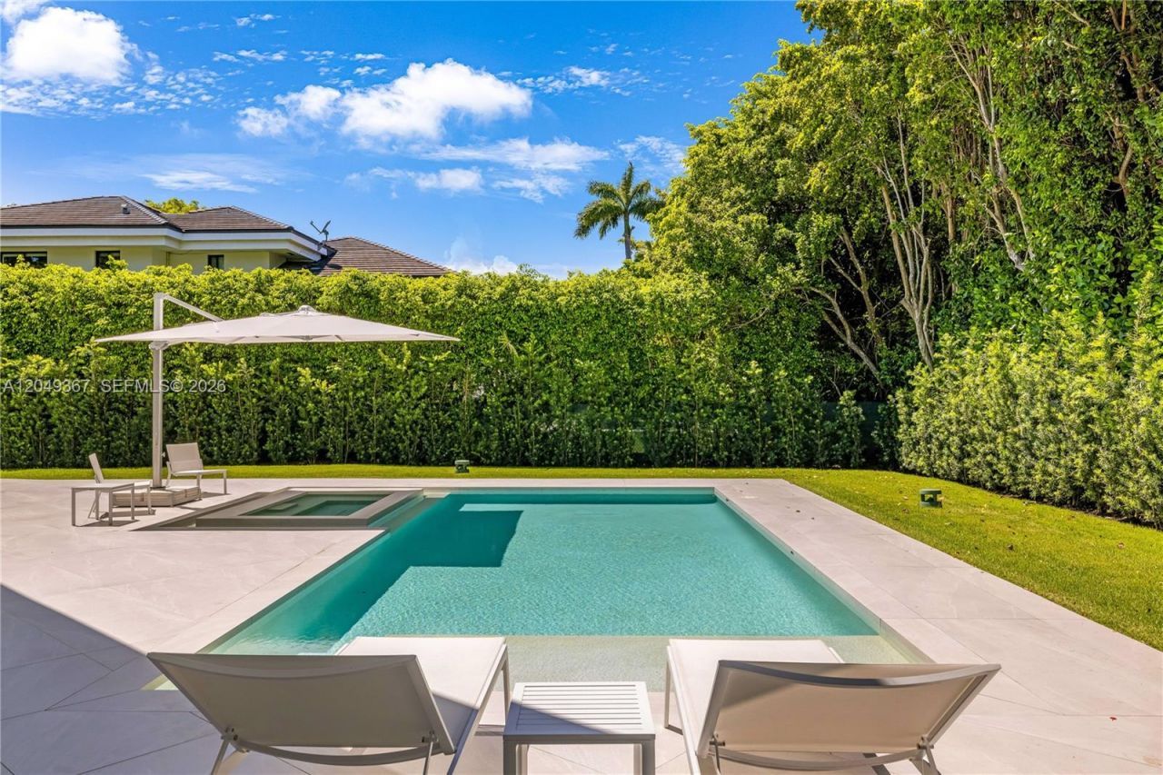 7180 E Lago Dr, Coral Gables, FL 33143 Photo
