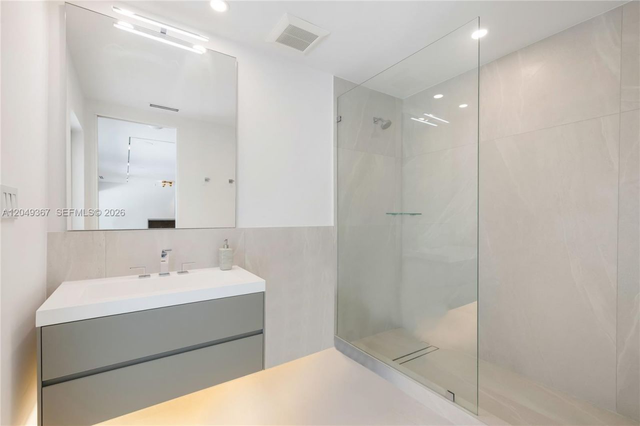 7180 E Lago Dr, Coral Gables, FL 33143 Photo