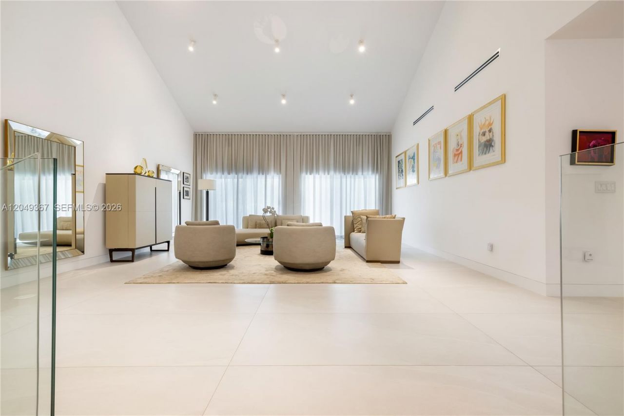 7180 E Lago Dr, Coral Gables, FL 33143 Photo