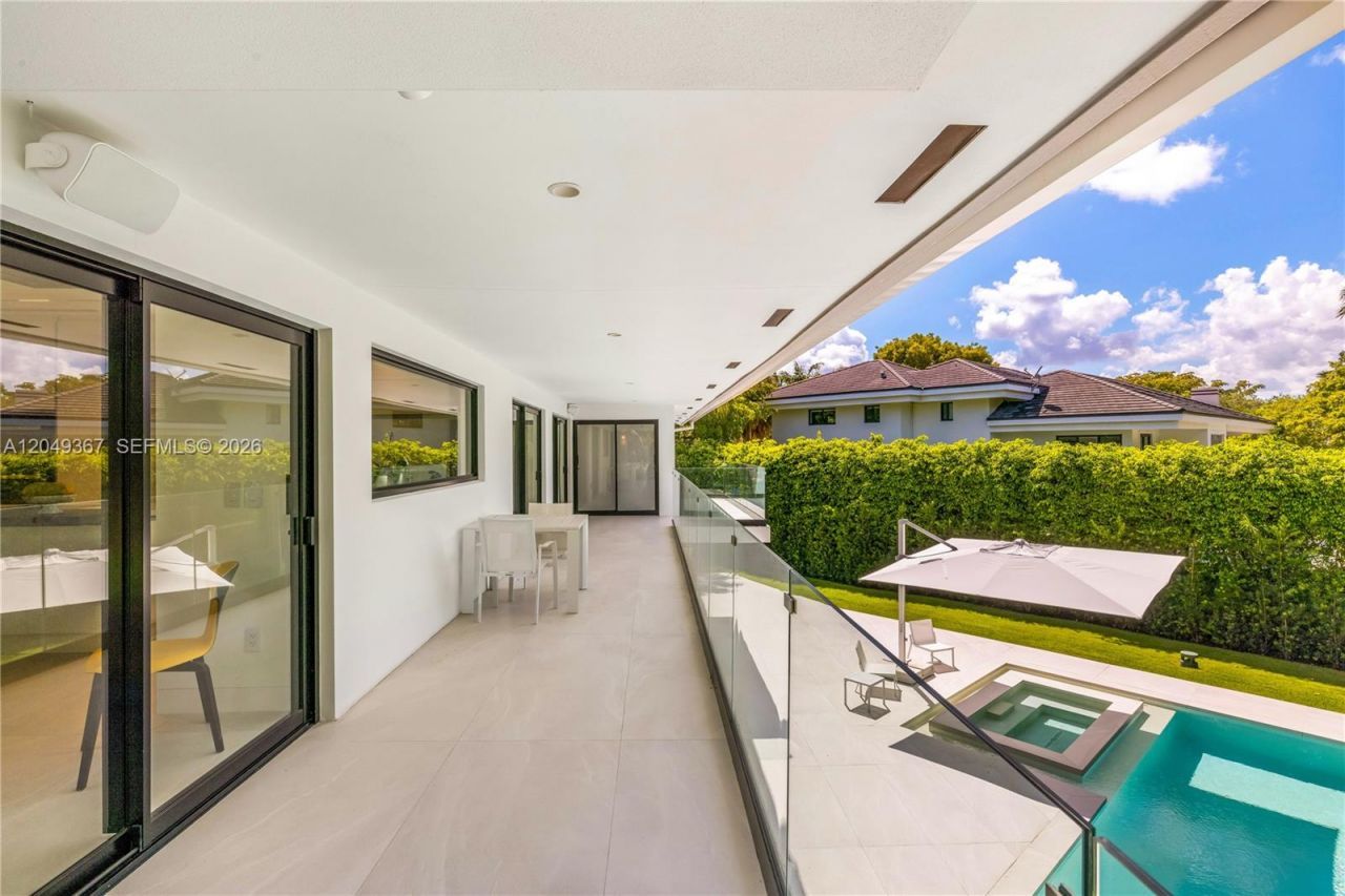 7180 E Lago Dr, Coral Gables, FL 33143 Photo