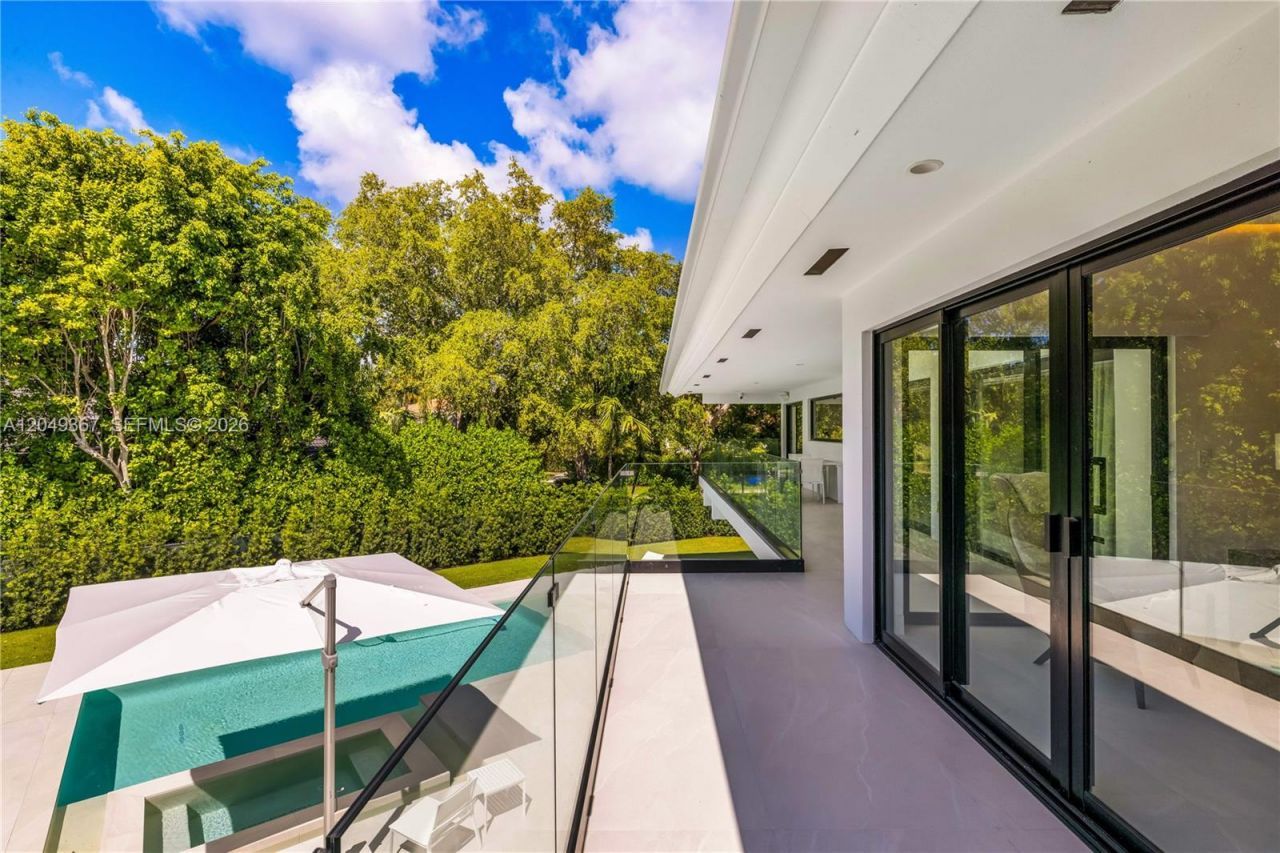 7180 E Lago Dr, Coral Gables, FL 33143 Photo