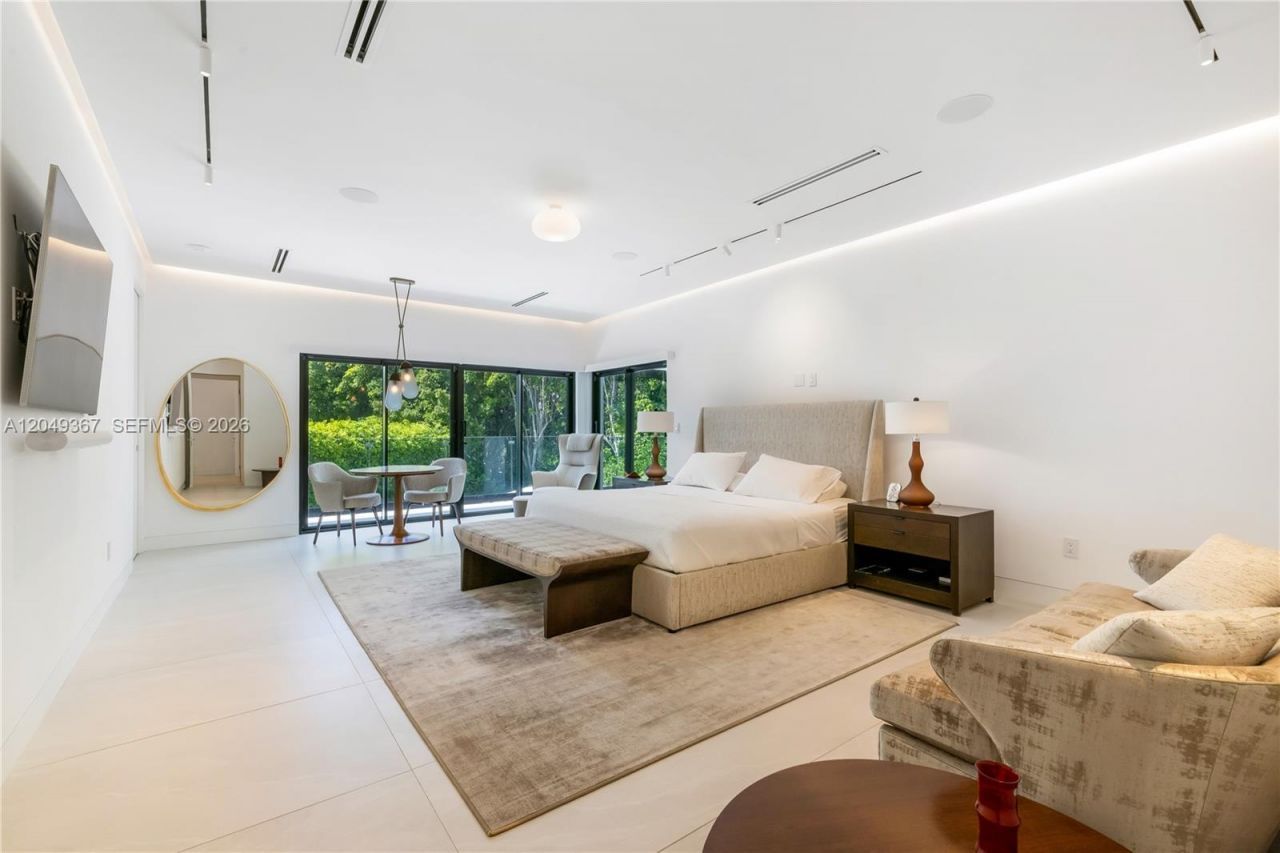 7180 E Lago Dr, Coral Gables, FL 33143 Photo