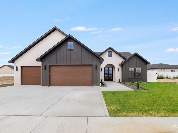 979 Siphon St, Twin Falls, ID 83301