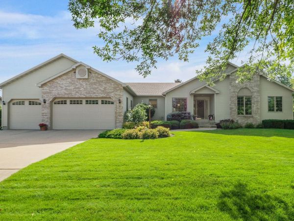 933 Chalfont Drive, Sun Prairie, WI 53590