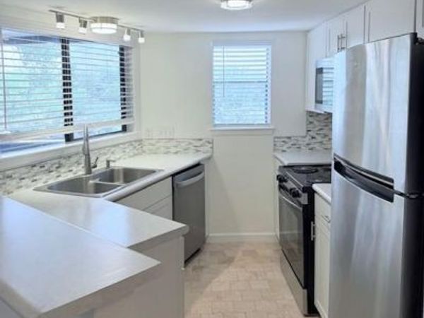2500 Burleson RD, Unit 713, Austin, TX 78741