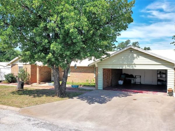 120 Brad Street, Jacksboro, TX 76458